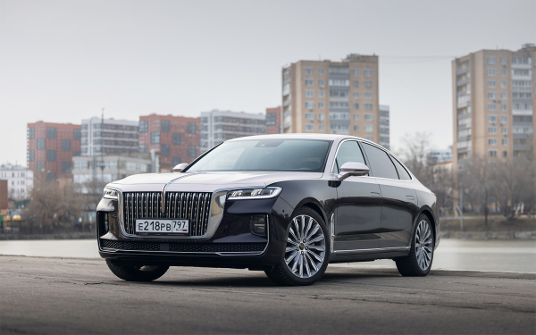 
            Лоск против люкса. Длительный тест Hongqi H9
        